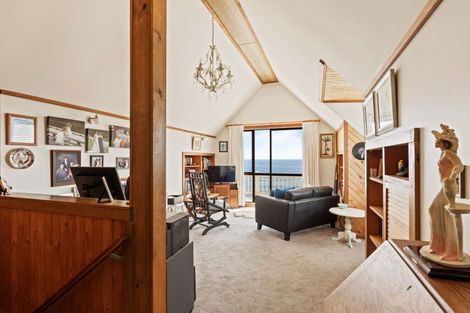 Photo of property in 13 Motukari Place, Onaero, Waitara, 4383