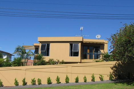 Photo of property in 1/67 Castor Bay Road, Castor Bay, Auckland, 0620