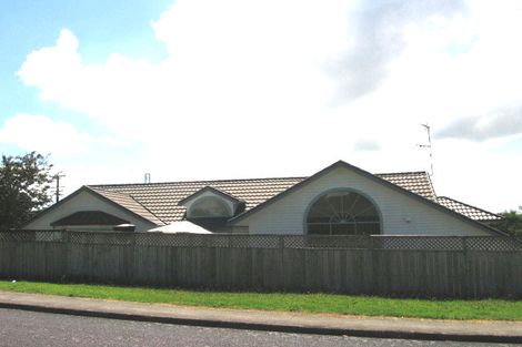 Photo of property in 33 Queen Mary Avenue, New Lynn, Auckland, 0600