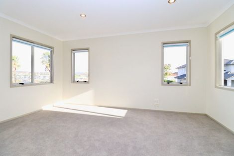 Photo of property in 9 Chard Place, Flat Bush, Auckland, 2016
