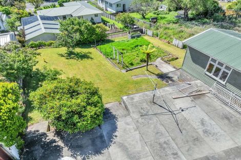 Photo of property in 82 Milton Terrace, Picton, 7220