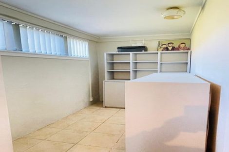 Photo of property in 31 Te Atatu Road, Te Atatu South, Auckland, 0610