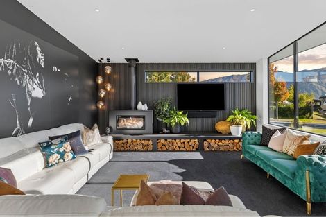 Photo of property in 7 Diamond Lane, Wanaka, 9305