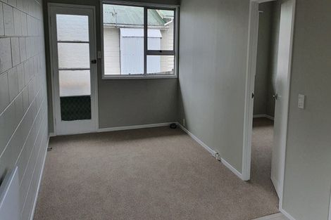 Photo of property in 21 Kamara Road, Glen Eden, Auckland, 0602