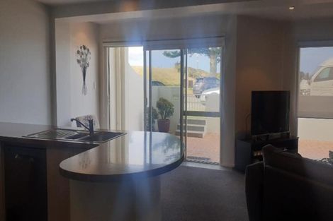 Photo of property in 45 Marine Parade, Mount Maunganui, 3116