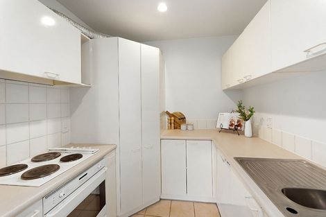 Photo of property in 2/44 Peterborough Street, Christchurch Central, Christchurch, 8013