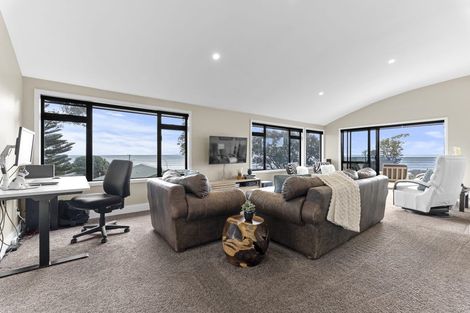 Photo of property in 1 Arden Place, Oakura, 4314