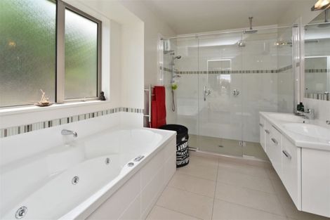 Photo of property in 21 Strathcarron Place, Broomfield, Christchurch, 8042