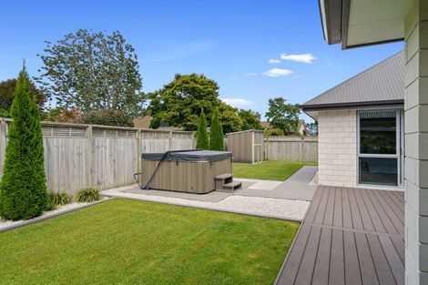 Photo of property in 17 Henry Bell Close, Leamington, Cambridge, 3432