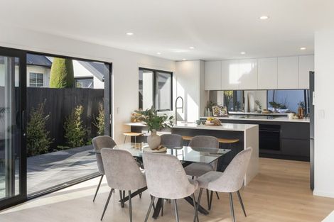 Photo of property in 2/61 Murray Place, St Albans, Christchurch, 8014