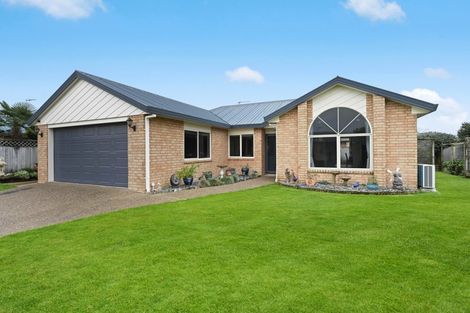 Photo of property in 27 Northmeadow Drive, Rototuna, Hamilton, 3210