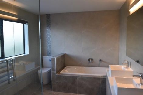 Photo of property in 18a Lyons Avenue, Murrays Bay, Auckland, 0630