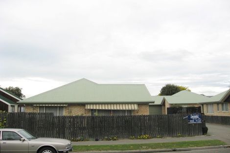 Photo of property in 2/139 Yaldhurst Road, Sockburn, Christchurch, 8042