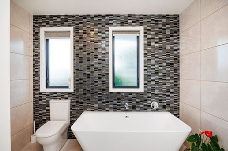 Photo of property in 7 Grand Oaks Drive, Awapuni, Palmerston North, 4412