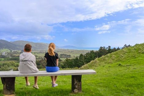 Photo of property in 105 Waterfall Road, Paraparaumu, 5032