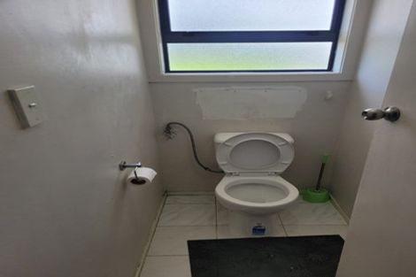 Photo of property in 43 Rathgar Road, Henderson, Auckland, 0610