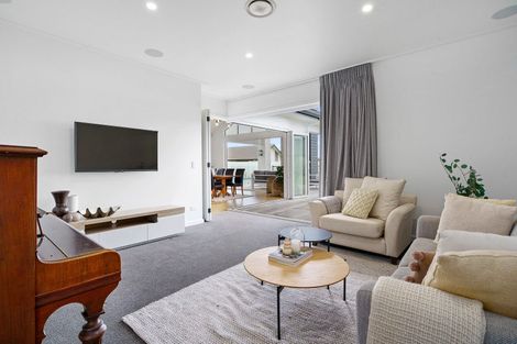 Photo of property in 12 Mike Smith Drive, Cambridge, 3434