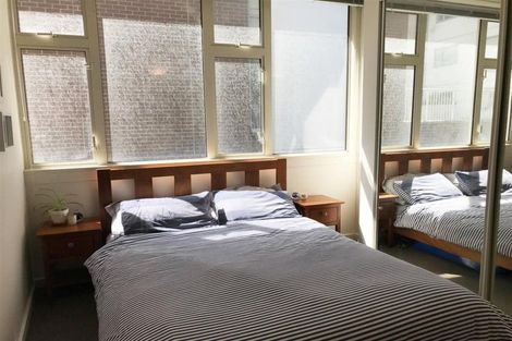 Photo of property in De Vere Apartments, 10/23 Tennyson Street, Te Aro, Wellington, 6011