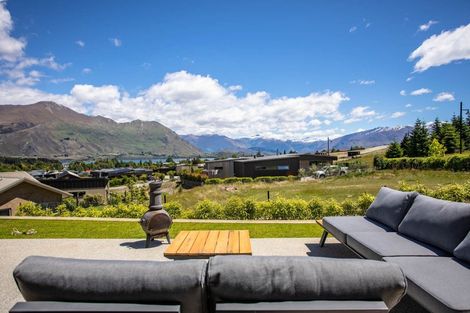 Photo of property in 31 Kirimoko Crescent, Wanaka, 9305