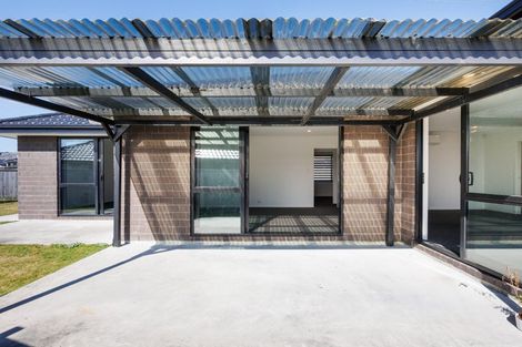 Photo of property in 26 Sardinia Grove, Fitzherbert, Palmerston North, 4410