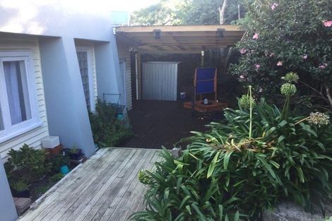 Photo of property in 32 Peter Terrace, Castor Bay, Auckland, 0620