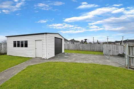 Photo of property in 2-4 Devon Crescent, Bulls, 4818
