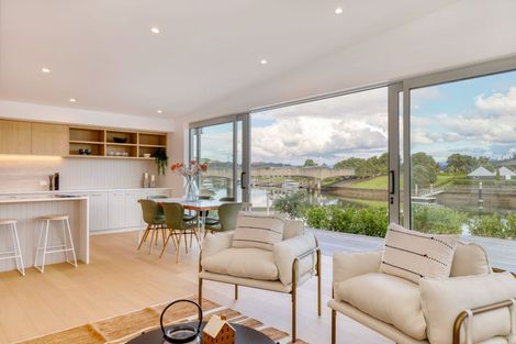 Photo of property in 23 Dorsal Close, Whitianga, 3510