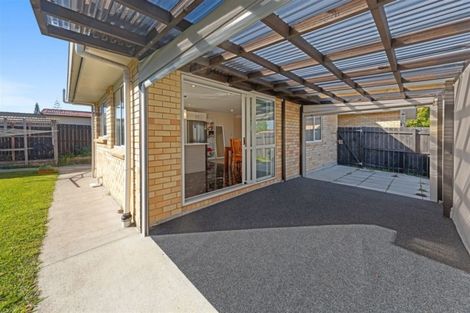 Photo of property in 2b Stephen Avenue, Henderson, Auckland, 0610