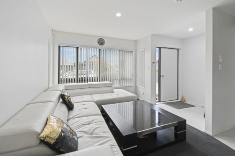 Photo of property in 27 Kotuku Crescent, Takanini, 2112