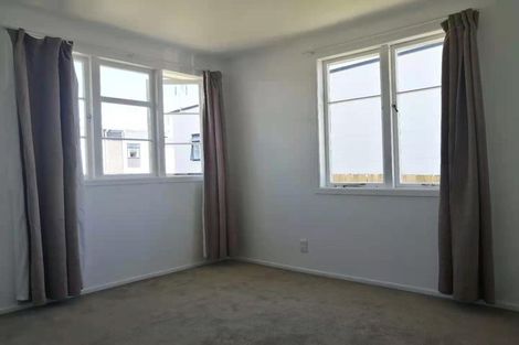 Photo of property in 18 Islington Avenue, New Lynn, Auckland, 0600