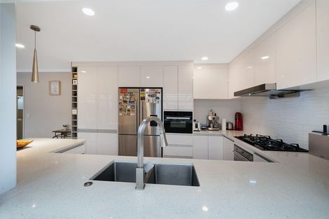 Photo of property in 37a Willerton Avenue, New Lynn, Auckland, 0600