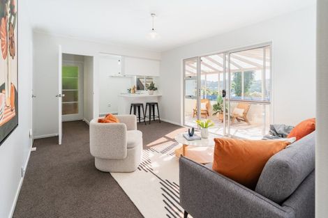 Photo of property in 11 Selkirk Way, Karori, Wellington, 6012