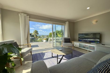 Photo of property in 84 Parr Terrace, Castor Bay, Auckland, 0620