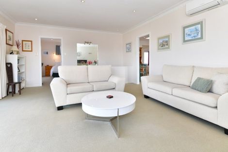 Photo of property in 19 Moffat Road, Red Beach, 0932