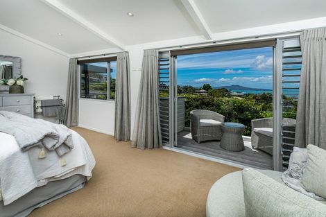 Photo of property in 25 Parr Terrace, Castor Bay, Auckland, 0620