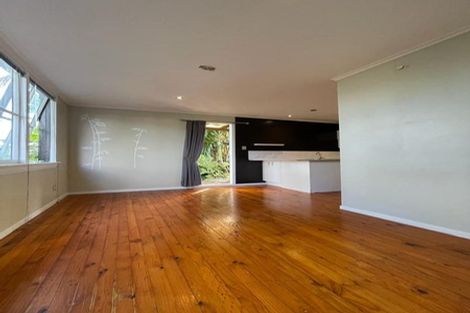 Photo of property in 35 Neptune Avenue, Beach Haven, Auckland, 0626