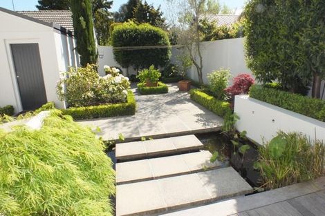 Photo of property in 16 Poynder Avenue, Merivale, Christchurch, 8014