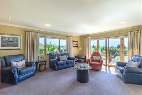 Photo of property in 40 Manakau Heights Drive, Manakau, Otaki, 5583