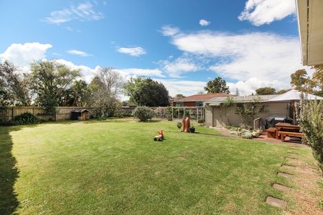 Photo of property in 733 Te Atatu Road, Te Atatu Peninsula, Auckland, 0610