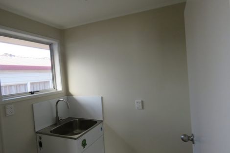 Photo of property in 16 Moncrieff Avenue, Clendon Park, Auckland, 2103