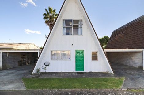 Photo of property in 2/215 Fifteenth Avenue, Tauranga South, Tauranga, 3112