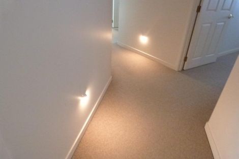 Photo of property in 12 Barnsley Place, Henderson, Auckland, 0612