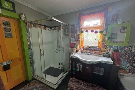 Photo of property in 5 Whitaker Street, Waitara, 4320