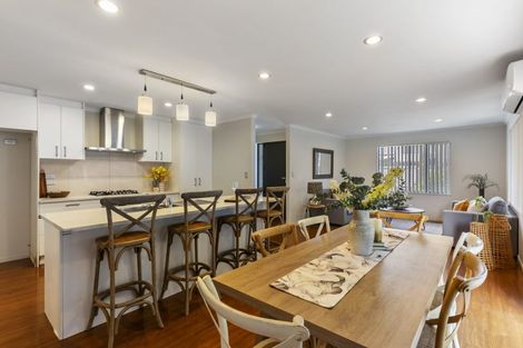 Photo of property in 12 Peerless Avenue, Takanini, 2112