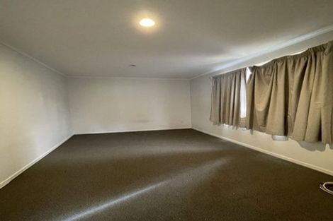 Photo of property in 16 Savoy Road, Glen Eden, Auckland, 0602