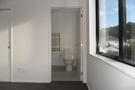 Photo of property in 16 Inglis Street, Seatoun, Wellington, 6022