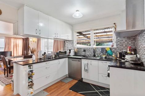 Photo of property in 10 Latham Avenue, Pakuranga, Auckland, 2010