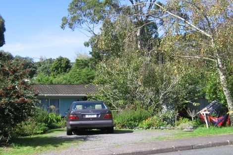 Photo of property in 42 Derwent Crescent, Titirangi, Auckland, 0604