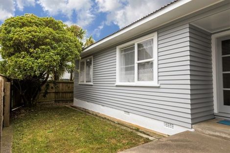 Photo of property in 58 Broderick Road, Johnsonville, Wellington, 6037