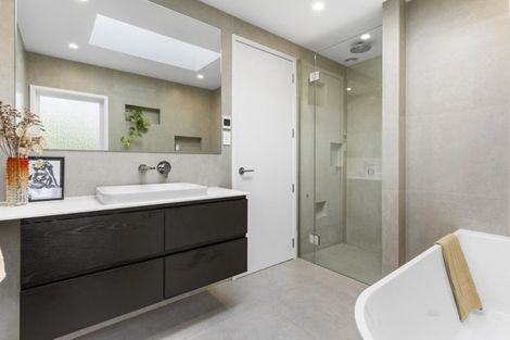 Photo of property in 115 Beach Haven Road, Beach Haven, Auckland, 0626